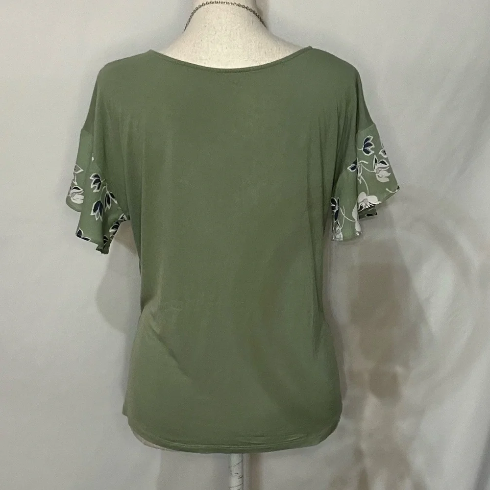 Blouses/flannels/button downs-2 for $15 or 3 for $20 (Mix & Match)